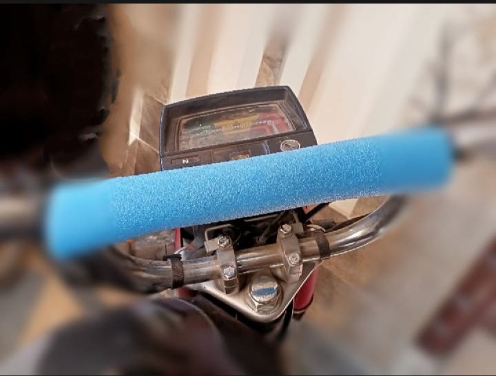 Pack%20Of%205%2012"%20Foam%20Insulation%20Pipe%20For%20Bicycle,Motor%20Bike,Exhaust%20-%20Image%204