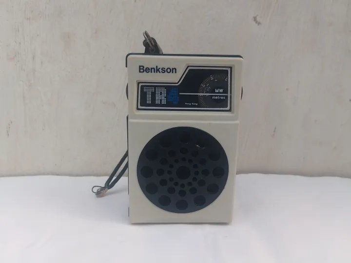 Radio Benkaon MW Band Pocket Size Radio input 9v battery cells Easily ...