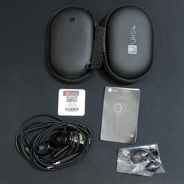 UiiSii%20HM13%20In-Ear%20Earphones%20-%20Dynamic%20Sound%20with%20Microphone%20and%20Pouch%20Bag%20-%20Image%202