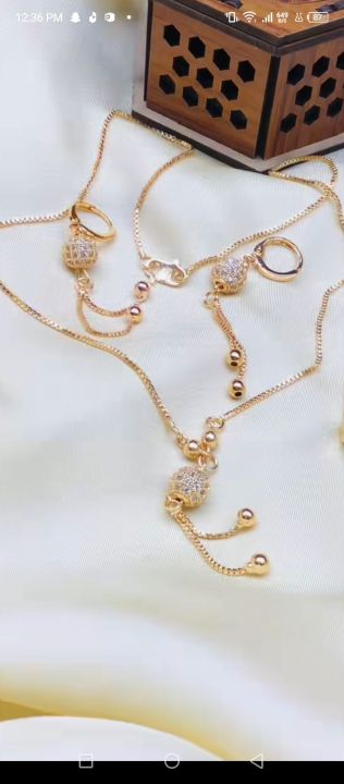 locket%20pendent%20set%20with%20earrings%20fashion%20jewellery%20for%20girls%20and%20woman%20-%20Image%203