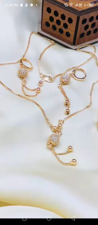 locket%20pendent%20set%20with%20earrings%20fashion%20jewellery%20for%20girls%20and%20woman%20-%20Image%203