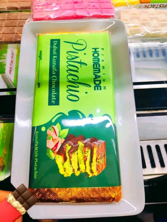 Kunafa%20Chocolate%20-%20Image%203