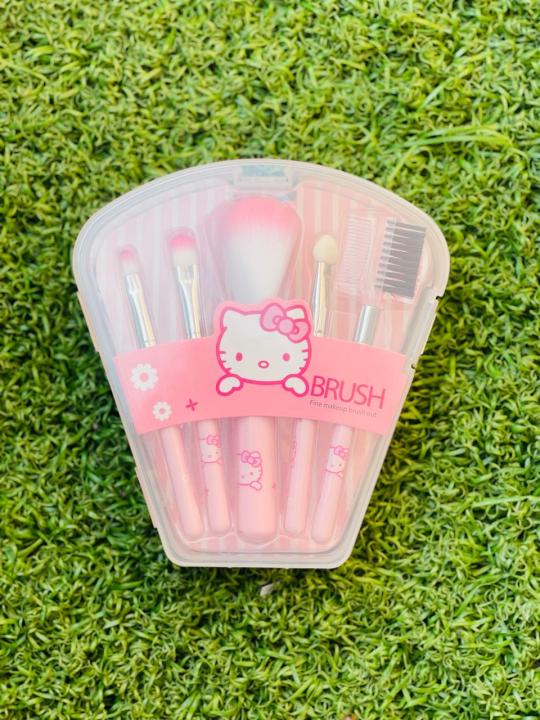 Hello%20Kitty%205%20Piece%20Makeup%20Brush%20Kit%20With%20Storage%20Bag%20-%20Image%204