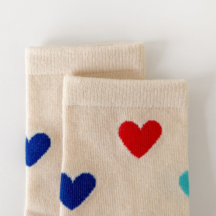 Three%20Pairs%20of%20Girls'%20Socks%20for%20Spring%20and%20Autumn,%20Sweet%20and%20Versatile,%20with%20a%20Heart-Shaped%20Color%20Block%20Design%20-%20Image%205