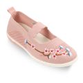 Women's lifestyle shoe.