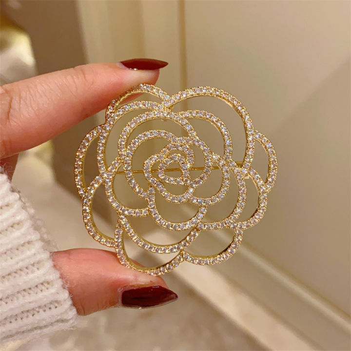 Classic%20Lady%20Crystal%20Folower%20Brooch%20Pin%20Exquisite%20High-end%20Women%20Men%20Fashion%20Delixate%20Shining%20Badges%20-%20Image%204