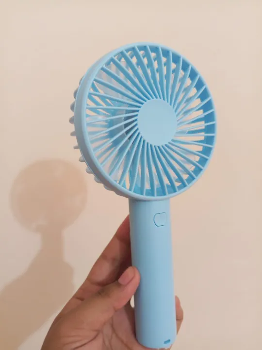 Portable%20Mini%20Rechargeable%20Fan%20%E2%80%93%20Ideal%20for%20Indoor%20&%20Outdoor%20Use,%20Travel-Friendly%20-%20Image%205