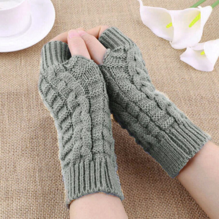 Winter%20Fingerless%20Gloves%20for%20Women,%20Computer%20Short%20Warm%20and%20Extended%20Korean%20Style%20Half-Finger%20Knitted%20Flat%20Gloves%20-%20Image%206