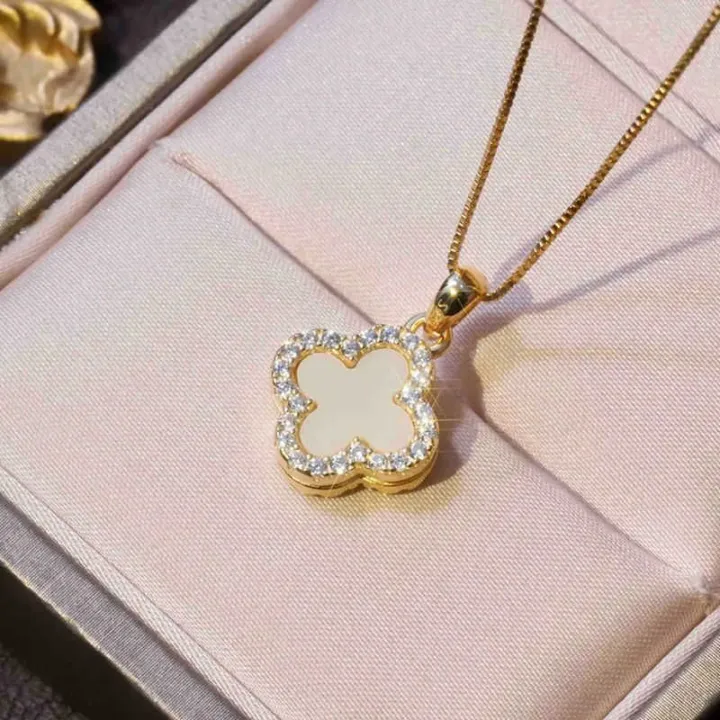 four%20leaf%20clover%20necklace%20double%20Sided%20pendant%202%20in1%20for%20girls%20&%20women%20Korean%20fashion%20jewellery%20-%20Image%204