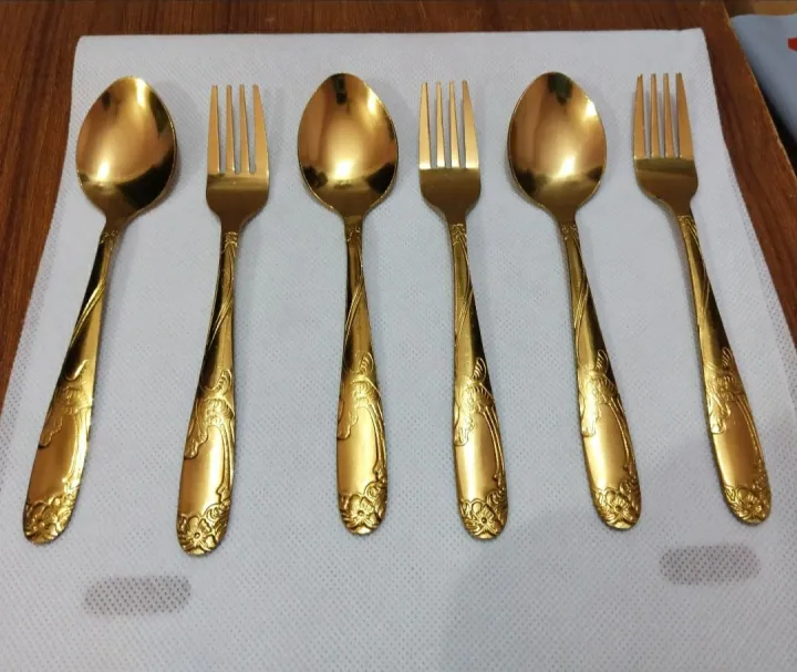 12%20%20Golden%20Stainless%20Steel%20Spoon%20Set%20-%20Add%20A%20Touch%20Of%20Luxury%20To%20Your%20Dining%20Table%20With%20This%20Golden%20Spoon%20Set%20-%20Image%202