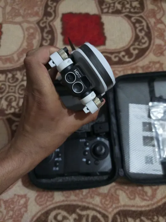 P14%20Pro%20Drone%20%E2%80%93%204K%20Dual%20Camera%20%7C%20Foldable%20Drone%20with%20Smart%20Features"%20-%20Image%206
