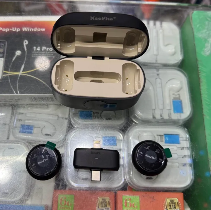 NEEPHO%20wireless%20microphone%20NP-57%20with%20Magnetic%20Clip%20for%20iphone%20and%20type%20C%20Port%20-%20Image%204