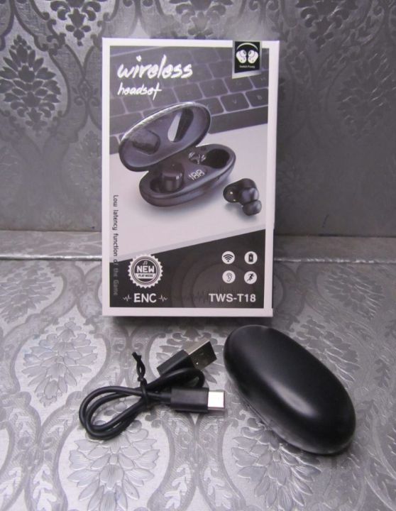 Tws%20T18%20True%20Wireless%20Earbud%20-%20Image%203