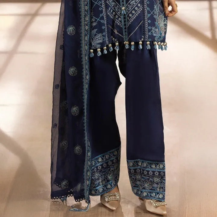 Gul%20Ahmed%20Ladies%20Premium/Luxury%203%20Pices%20Suits%20For%20Women%20-%20Image%203