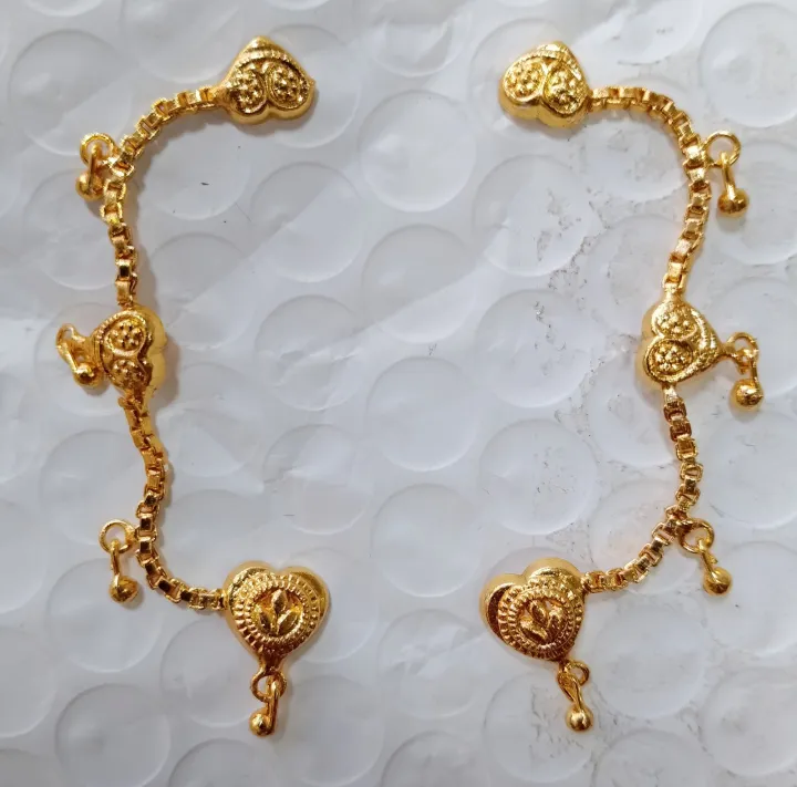 Trendy%20Gold-Plated%20Chain%20Tops%20for%20Ladies%20&%20Girls%20%E2%80%93%20Stylish%20Floral%20Design%20Earrings%20(Multiple%20Variations)%20-%20Image%202