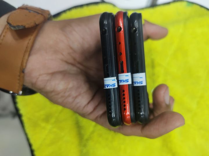 Vivo%20Y83%204gb%20Ram%2064gb%20Rom%20Dual%20Sim%20PTA%20Approved%20With%20Box%20Nd%20Charger%20-%20Image%207