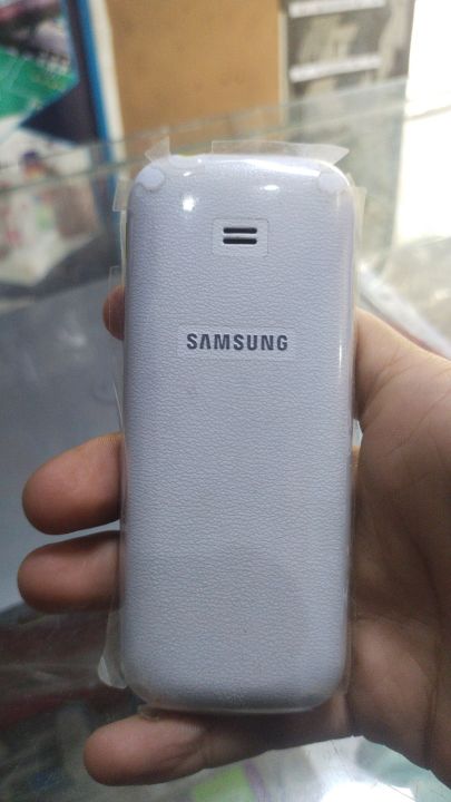 Samsung%20keypad%20phone%20double%20sim%20PTA%20approved%20sd%20card%20supported%20with%20samsung%20handfree%20&%20charger%20-%20Image%205