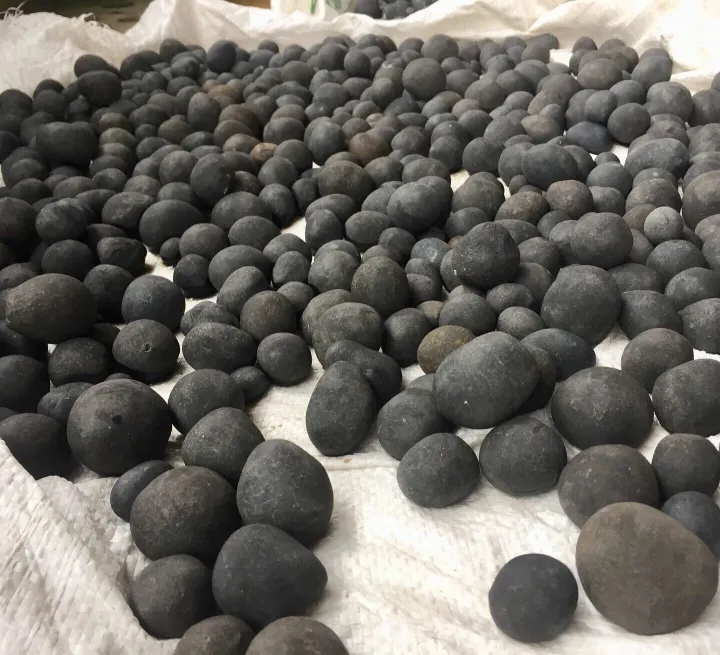 Kali%20Gandaki%20River%20Natural%20Shaligram%20stone%20for%20worship%20/%20lord%20bishnu%20ji%20stone%20-%20Image%202