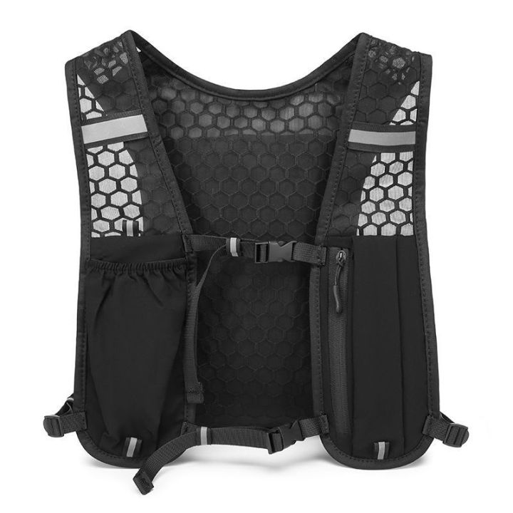 Running%20Hydration%20Vest%20for%20Women%20and%20Men,%20Water-Resistant,%20Breathable,%20Backpack%20for%20Runs,%20Hiking,%20Cycling,%20Trails,%20Marathons%20-%20Image%207