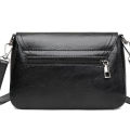 The neutral color bags are suitable for daily commuting and office use. They come in single-shoulder and hand-held styles..