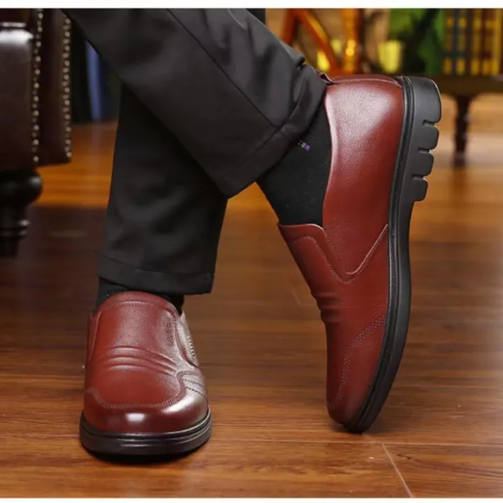 Men's%20leather%20shoes%20new%20black%20Soft%20bottom%20anti%20slip%20and%20breath%20shoes%20men's%20Business%20dress%20casual%20Zapatos%20luxury%20light%20flat%20-%20Image%204