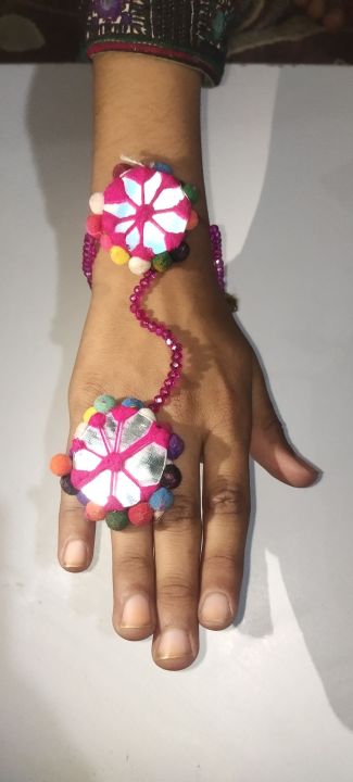 Handmade%20Balochi%20Mirror%20Jewellery%20-%20Reflecting%20Beauty%20and%20Tradition%20-%20Image%202