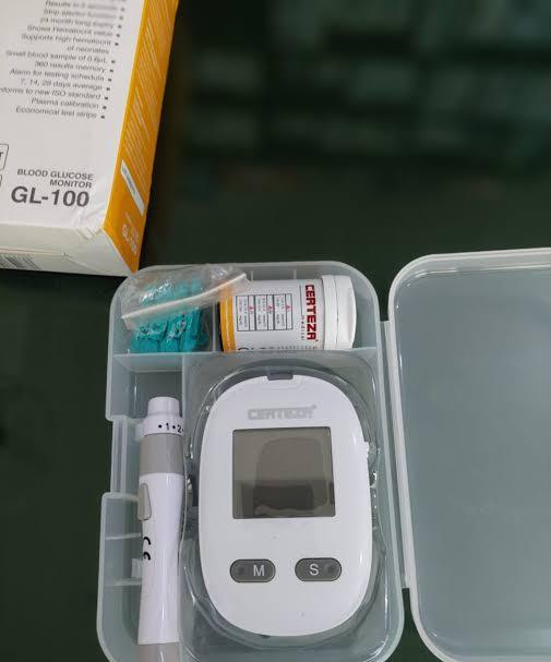 Certez a Glucometer with 10 strips+ life time warranty, certez gl-100 ...