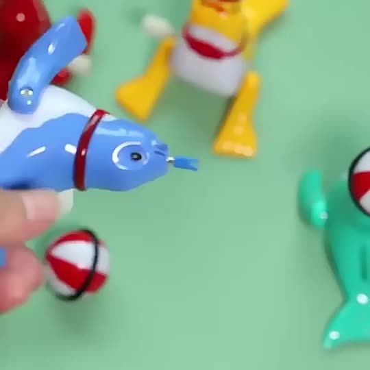 Wind-Up Dolphin Toy with Rotating Ball – Fun Balancing Dolphin Toy for Kids | Mechanical Dolphin Action Figure | Educational Wind-Up Toy for Boys & Girls | Durable Bath & Tabletop Toy Gift