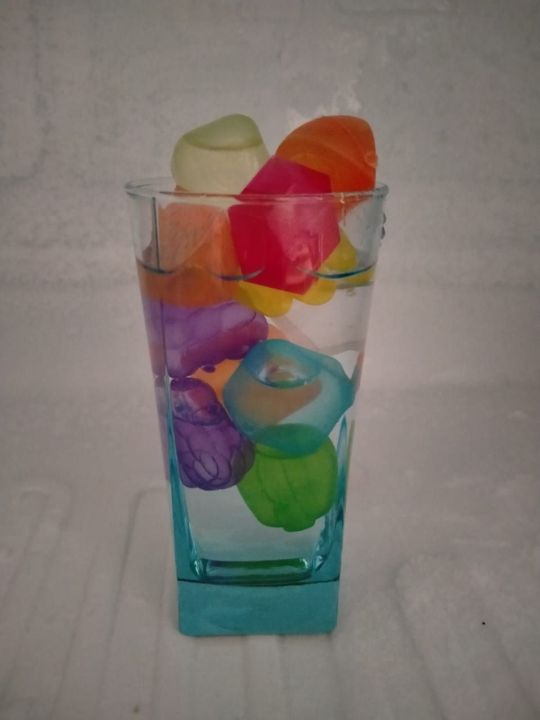 Fruit%20Shapes%20Ice%20Cubes%20Reusable%2012%20pieces%20different%20shapes%20Silicone%20Plastic%20Ice%20Cubes%20kids%20serving%20Home%20Party%20Tool%20-%20Image%207