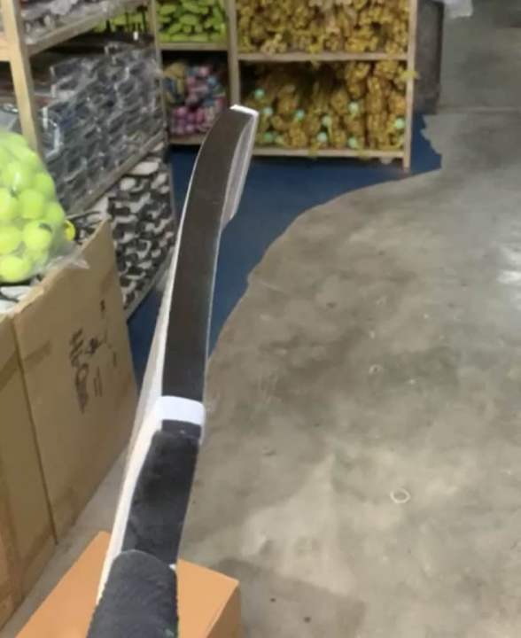 TM%20player%20addition%20bat%20hand%20crafted%20light%20weight%20in%20white%20colour%20soft%20ball%20cricket%20bat%20-%20Image%204