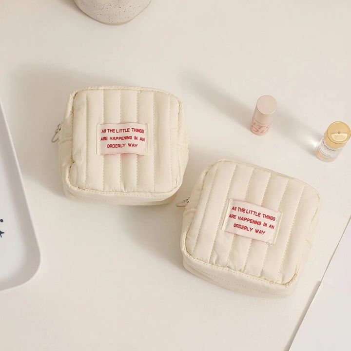 Korean%20Square%20Small%20Makeup%20Bag%20Student%20Small%20Earphones%20Zero%20Wallet%20Girl%20Portable%20Lipstick%20Storage%20Bags%20-%20Image%205