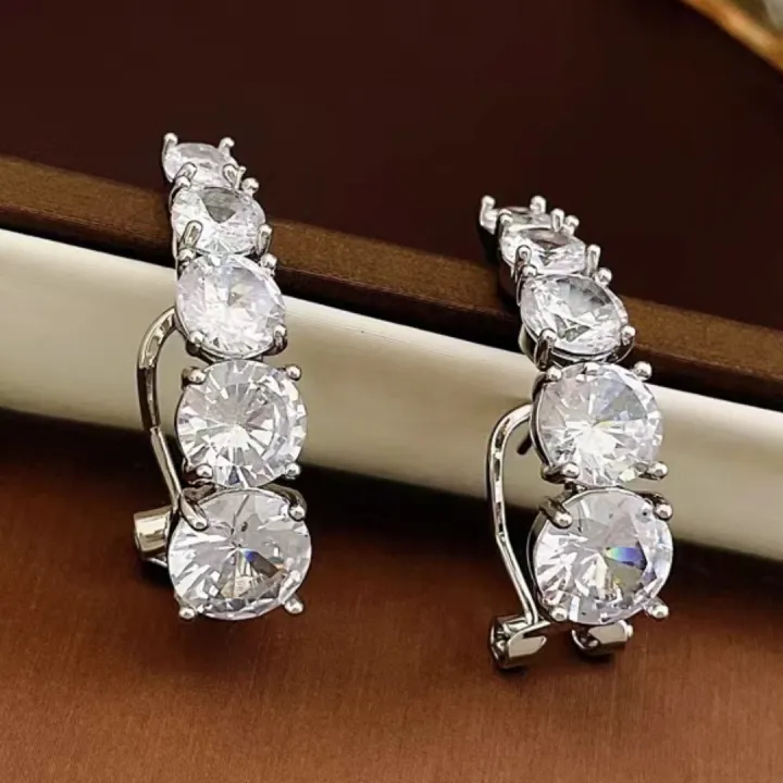 Unique%20Pearl%20Stud%20Earring%20Classic%20Charm%20Women's%20Jewelry%20New%20Fashion%20Exquisite%20Zircon%20Accessories%20Birthday%20and%20Christmas%20Gift%20-%20Image%204