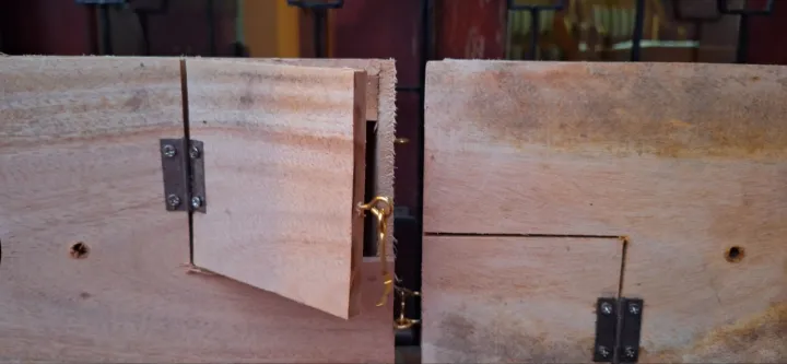 Cockatiel%20&%20Parakeet%20Breeding%20Box%20%7C%20Wood%20Nest%20Box%20%7C%20Bird%20House%20%7C%20Lock%20Type%20%7C%20Cocktail%20-%20Image%204