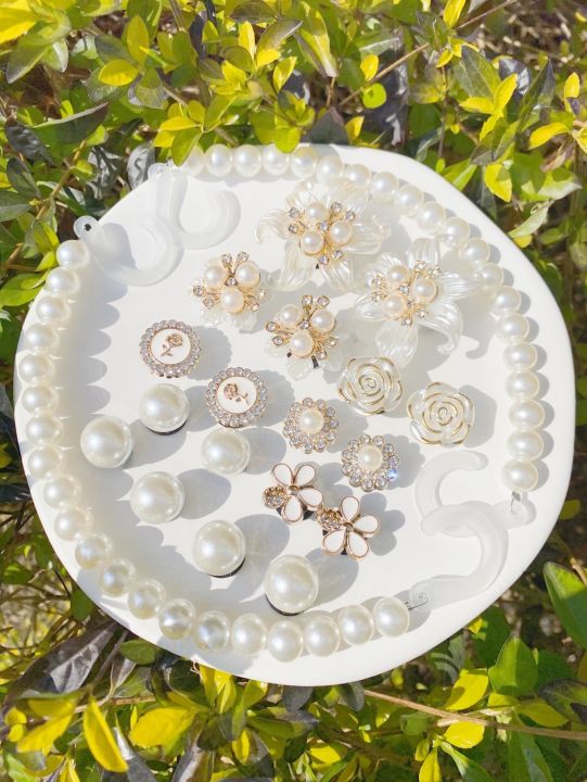 20%20white%20camellias,%20ABS%20pearl%20chain%20DIY%20detachable%20shoe%20accessories,%20suitable%20for%20women%20sandals,%20slippers,%20beach%20bag%20multi-funct%20-%20Image%206