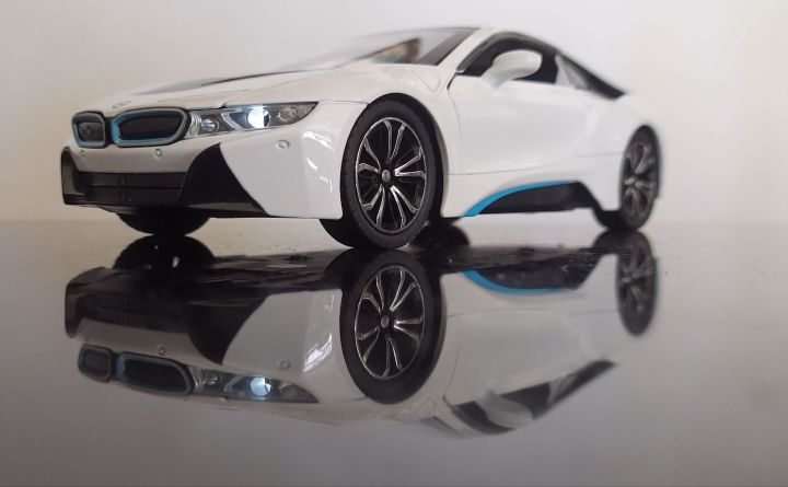 Diecasts%20&%20Toy%20Vehicles%20BMW%20I8%201:24%20Alloy%20Collection%20Model%20Car%20-%20Image%203