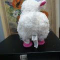 (M). Zuru

Pets Alive: Boppi the Booty Shakin' Llama. 