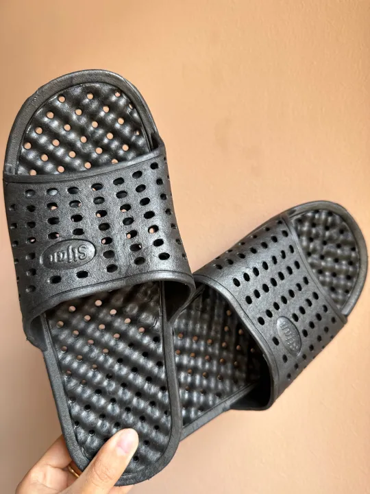 Good%20Quality%20Bathroom%20Slipper%20For%20Unisex%20Non%20Slip%20and%20Durable%20(Toilet%20Slipper)%20By%20Chapals.np%20-%20Image%204