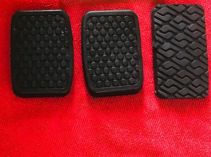 Suzuki%20Mehran%20Pedal%20Rubber%20set%203%20pieces%20black%20colour%20-%20Image%203