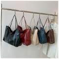 Lara leather tote bag. 