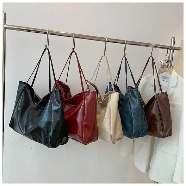 Lara%20leather%20tote%20bag%20-%20Image%204