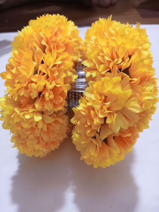 Artificial%20fabric%20(%20Yellow%20)%20colour%20/%20Most%20Demanding%20beautiful%20gajra%20/%20pack%20of%2001%20pair%20-%20Image%202