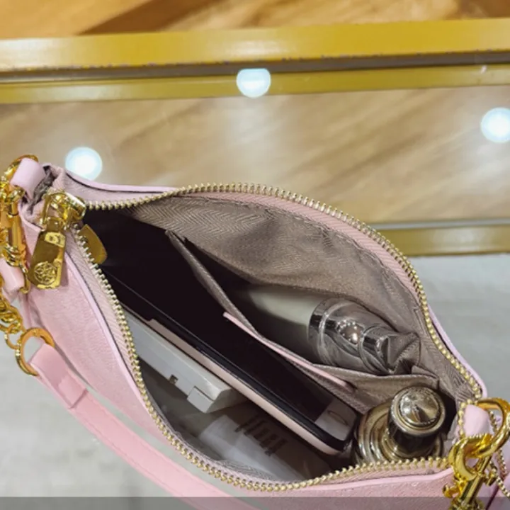 Classic%20Style%20Printed%20Chain,%20Elegant%20Small%20Clutch%20Bag,%20Versatile%20and%20Fashionable%20Crossbody%20Bag%20Design.%20Style:%20Yellow/Pink%20-%20Image%205