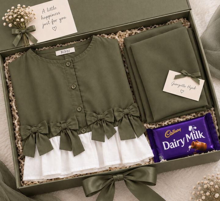 Beautiful%20Girly%20Winter%20Gift%20Hamper%20-%20Image%202