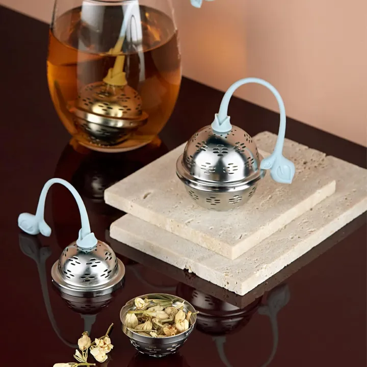 Tea%20Strainer%20with%20Silicone%20Handle%20-%20Perfect%20for%20Loose%20Tea!%20Robust%20Stainless%20Steel%20Tea%20Filter%20with%20Fine%20Mesh%20and%20Practical%20Tea%20Infuser%20Design%20-%20Image%207