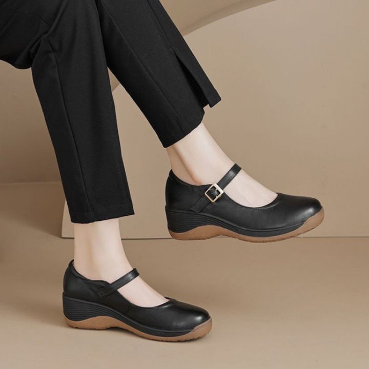 2026%20Spring%20Women%E2%80%99s%20Mom%20Shoes%E2%80%93Soft%20Sole%20Non%E2%80%91Tiring%20Shallow%20Pumps,%20Thick%20Platform%20Casual%20Leather%20with%20One%E2%80%91Buckle,%20Wedge%20Heel%20-%20Image%204