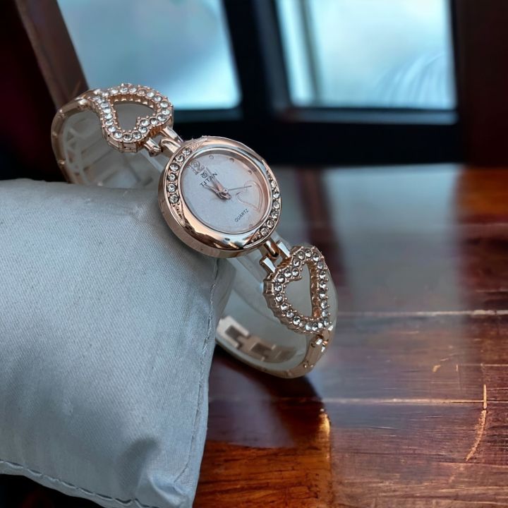 New%20Fashionable%20stainless%20analogue%20Hand%20watches%20for%20women's%20-%20Image%202