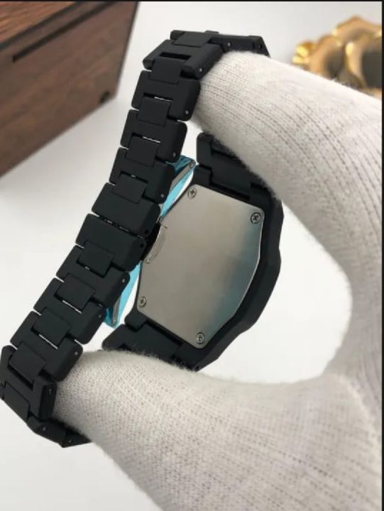 Black%20Urban%20Watch%20-%20Image%204