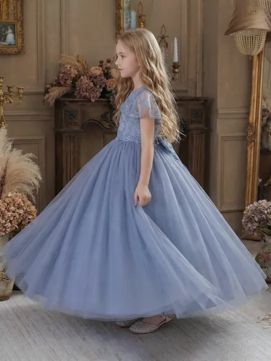 Tween%20Girl%20Grey%20Blue%20Wedding%20Flower%20Girl%20Dress%20with%20Removable%20Butterfly%20Knot%20Decorative%20Belt,%20Small%20Shawl%20with%20Floral%20Embroidery%20-%20Image%204
