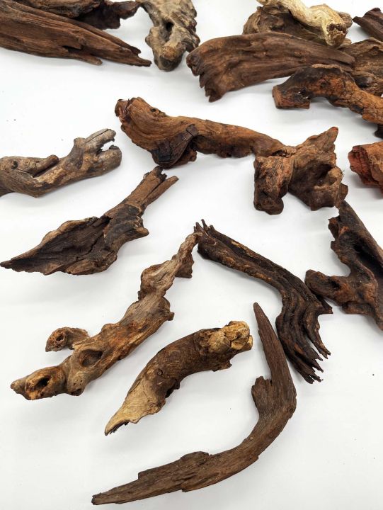 3PCS%20%EF%BB%BFNatural-Look%20Driftwood%20Set%20for%20Aquariums%20%E2%80%93%20Vibrant%20Fish%20Tank%20Landscaping,%20Durable%20&%20Fish-Safe%20Decor%20-%20Image%203