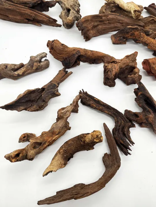 3PCS%20%EF%BB%BFNatural-Look%20Driftwood%20Set%20for%20Aquariums%20%E2%80%93%20Vibrant%20Fish%20Tank%20Landscaping,%20Durable%20&%20Fish-Safe%20Decor%20-%20Image%203